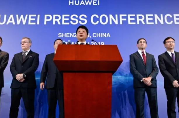 为什么美国只打压华为，却不针对阿里和腾讯？原来是这些原因！