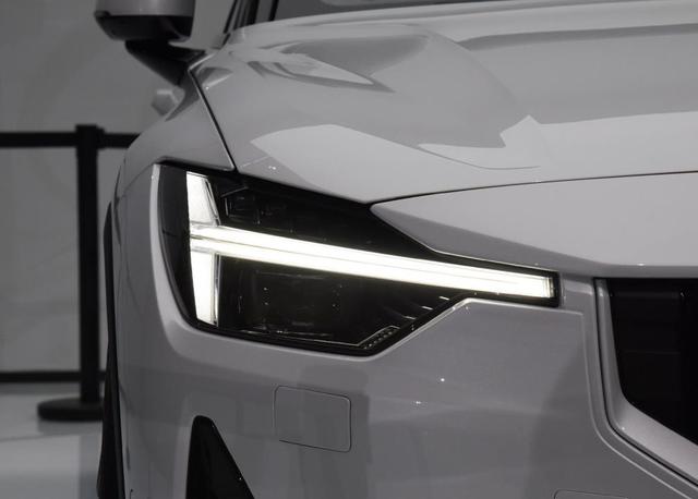 别老盯着特斯拉了，沃尔沃新车国产，4秒破百，比自主品牌还便宜