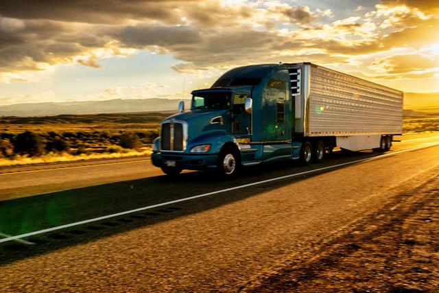 中国的自动驾驶，到底比美国差在哪？