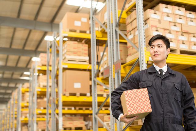 取快递是免费的，那快递驿站是如何挣钱的？老板：一天500没问题