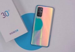 华为新机发布，麒麟820+6400万四摄+5G，堪称千元价格“屠夫”！