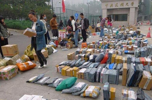 京东不好用？为何年轻人都喜欢淘宝、拼多多，刘强东只好再出绝招