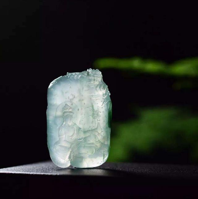 互联网风口之下，玉石行业再度洗牌，玉雕销售如何才能适应市场？