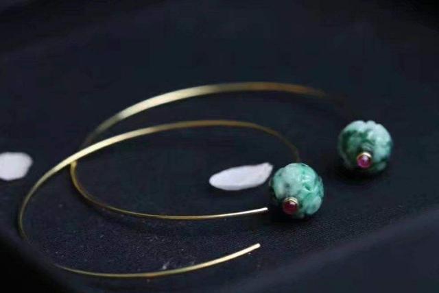 互联网风口之下，玉石行业再度洗牌，玉雕销售如何才能适应市场？