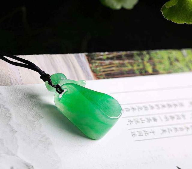 互联网风口之下，玉石行业再度洗牌，玉雕销售如何才能适应市场？