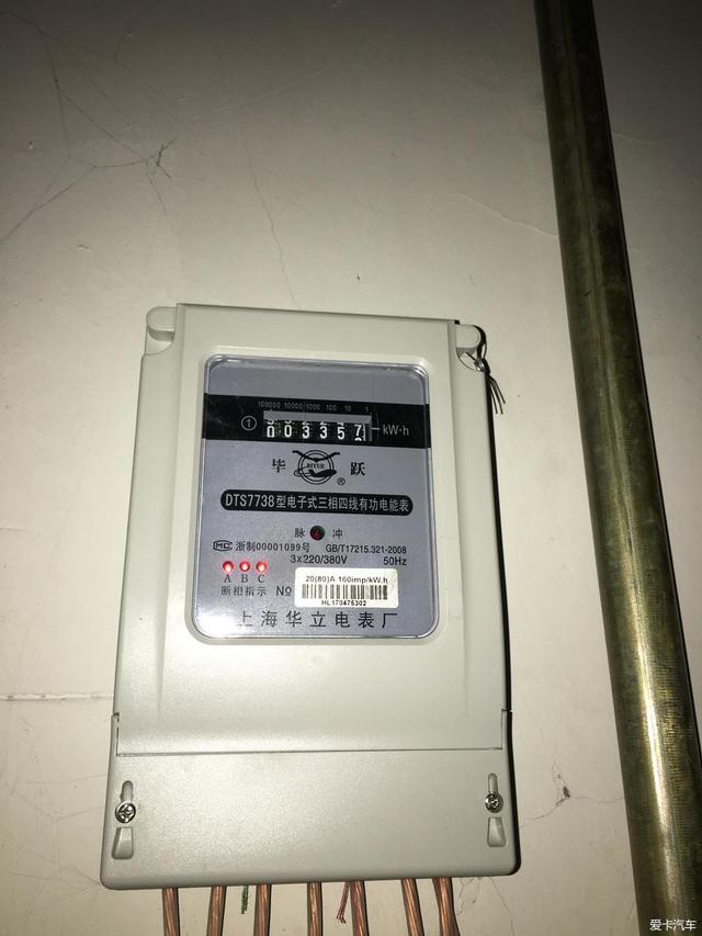 代步+长途，1年开了20000公里，特斯拉model3用车感受分享