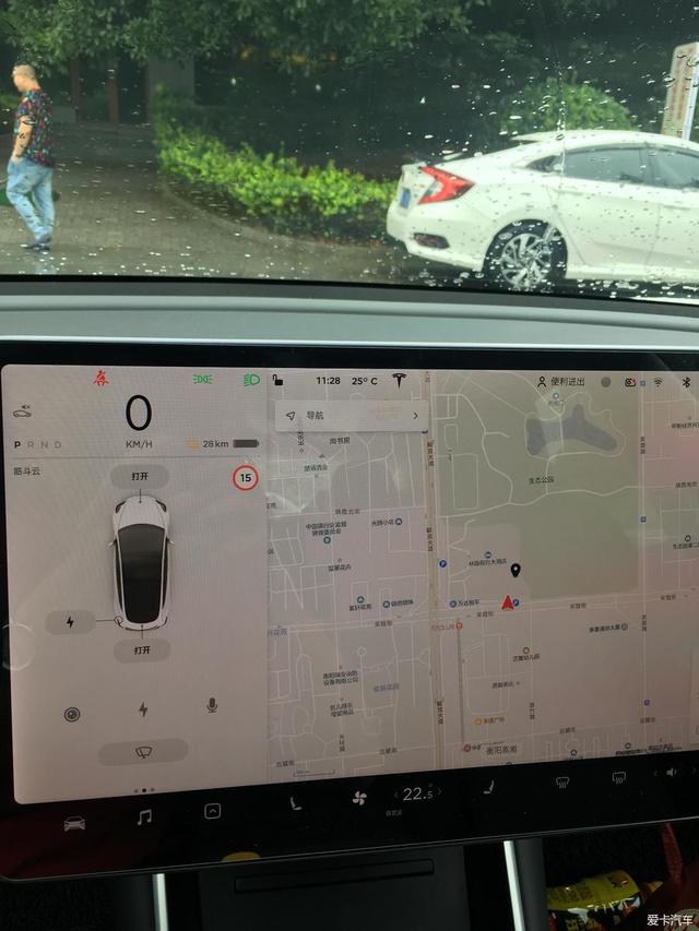 代步+长途，1年开了20000公里，特斯拉model3用车感受分享