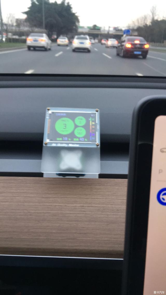 代步+长途，1年开了20000公里，特斯拉model3用车感受分享