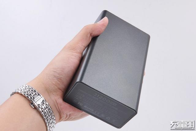 突破常规PD100W！搭载SmartDC 360W超大功率PowerBen评测SMP-360W