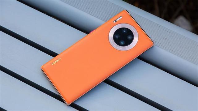 华为机皇降500，麒麟990+512G+4500mAh+环幕屏，比三星少2100