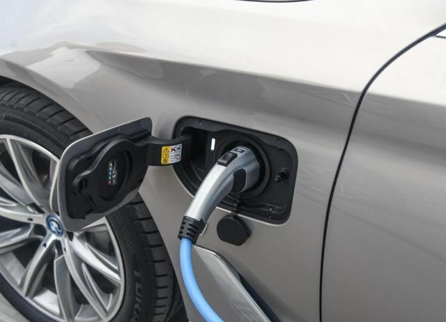 Mini/劳斯一个不能少，BMW新能源i6开始，模块化电驱动系统测试中