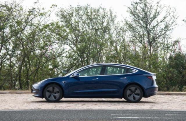 特斯拉30万级豪华车不香？当初还没上市，订单破40万比宝马还火