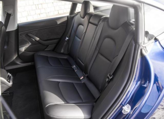 特斯拉30万级豪华车不香？当初还没上市，订单破40万比宝马还火