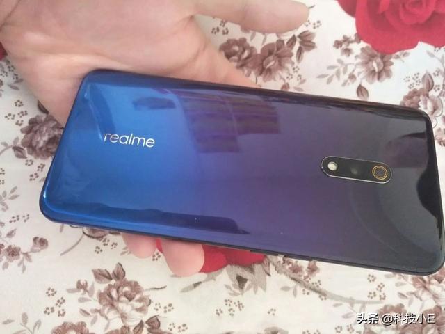 OPPO火力全开，8+256GB手机仅1499元，还有升降屏+IMX586主摄