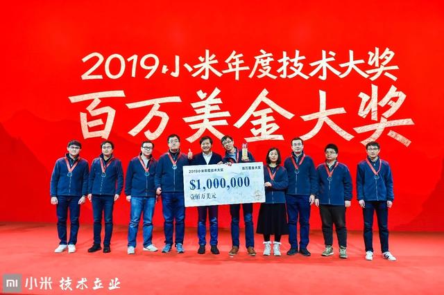 小米MIX Alpha2概念图：变形金刚设计，保证你没看过，看了就想买