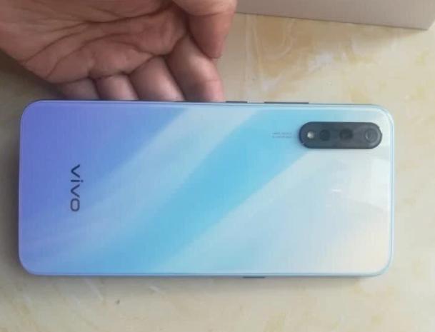 为什么男性喜欢小米，而女性却更喜欢OPPO和VIVO？原来是定位问题