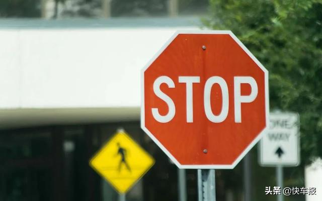 今日车闻：比亚迪新款宋Pro DM谍照曝光，特斯拉能辨认交通信号灯