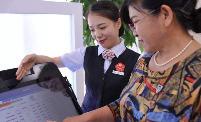 移动支付带来的“坏处”，这3个行业面临失业，传统经济举步维艰