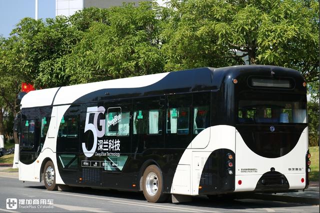 真正的国产技术，上海申龙打造的无人驾驶公交上路了，你敢坐吗？