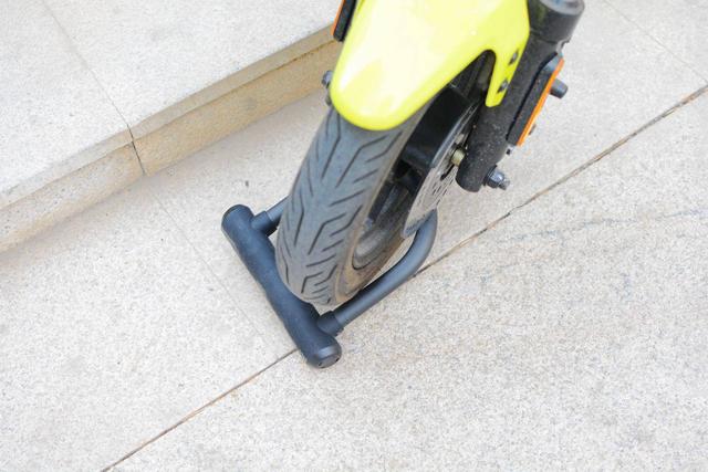 花了5000买的小牛电动，终于敢骑出门了！易锁宝智能蓝牙U型锁