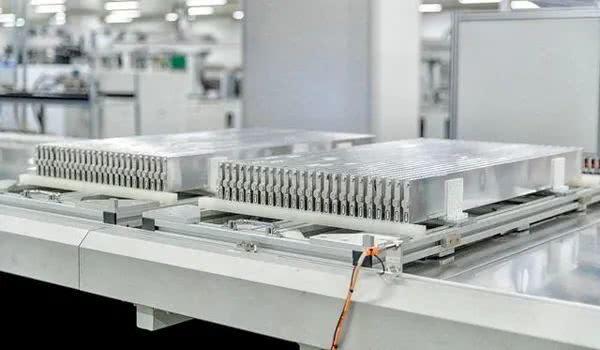 自主“弯道超车”，新能源汽车的3项顶尖技术国内都已用上！