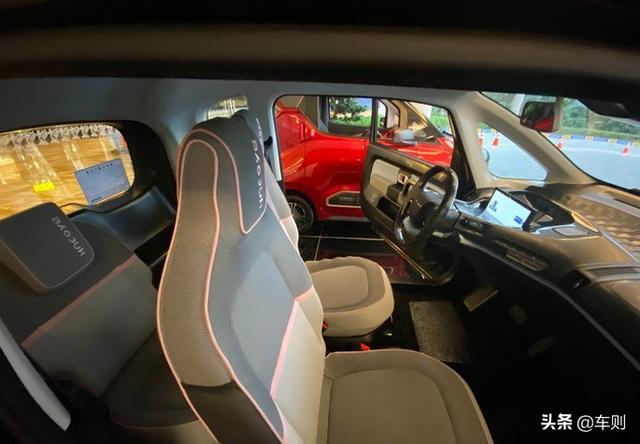 月薪4000工薪族首选，每公里花费不到6分，双门四座E300即将上市