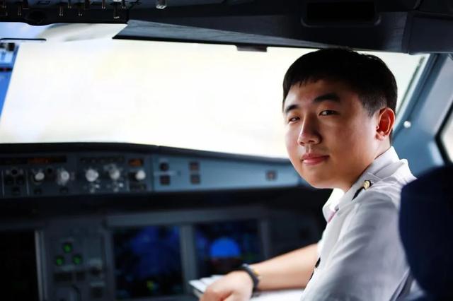 Model S竟不如ES6？民航飞行员赞蔚来设计贴心，科技感十足