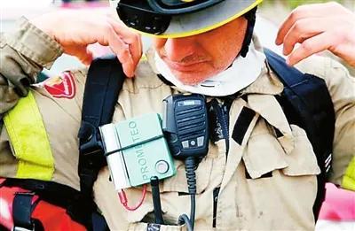 消防机器人、空气监测仪……新科技如何保障消防救援人员的安全？