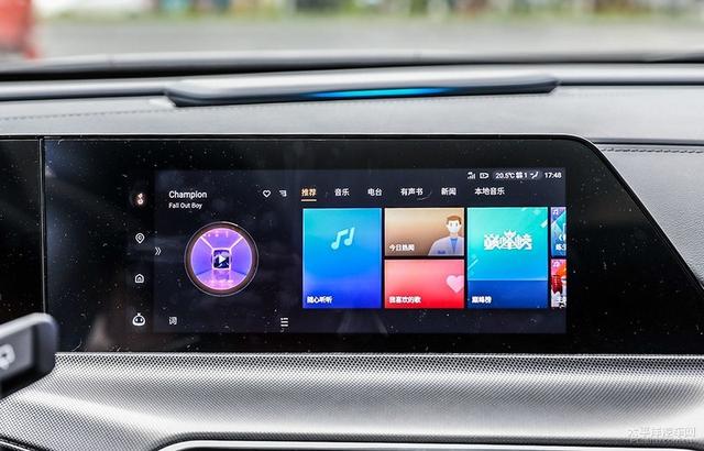 AI关怀有多懂你？长安UNI-T智能黑科技肌肉秀