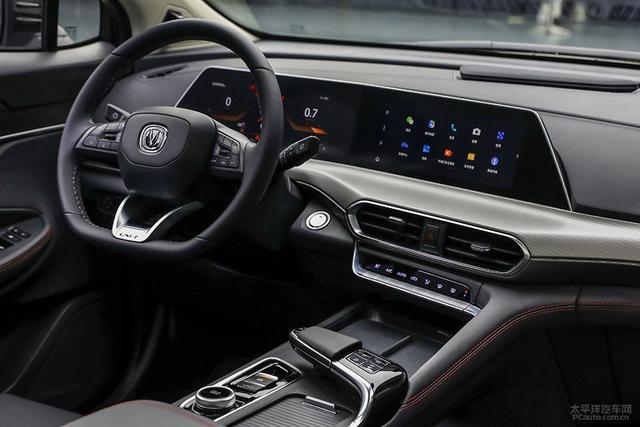 AI关怀有多懂你？长安UNI-T智能黑科技肌肉秀