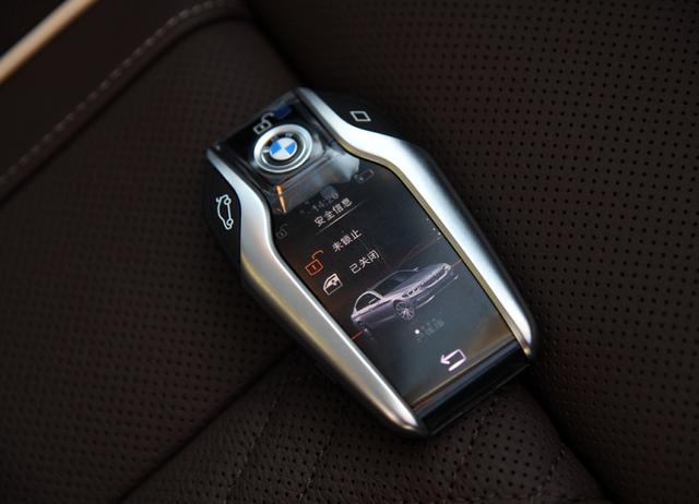 叫价50万，却成为了最畅销的插混轿车，宝马5系新能源什么来头？