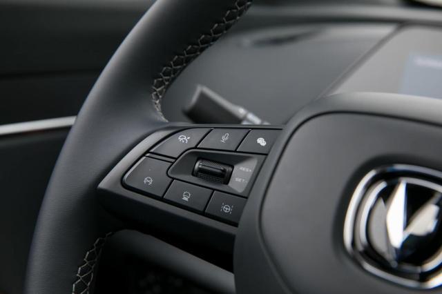 长安UNI-T要放大招了，带你穿越黑科技演绎的"车界最强大脑"！