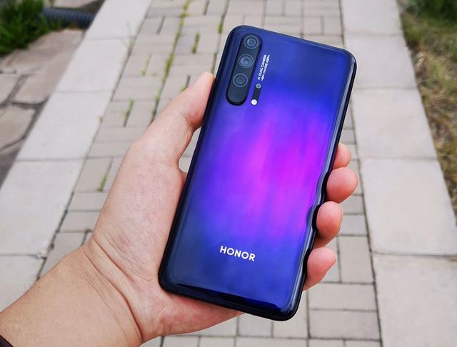 华为手机虽好，内行人却建议别买这4款机型，你“踩坑”了吗？