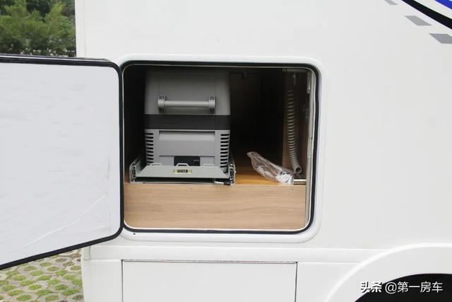 万字详解，诺亚方舟2020款新能源房车，两室一厅旅居生活不缺电！