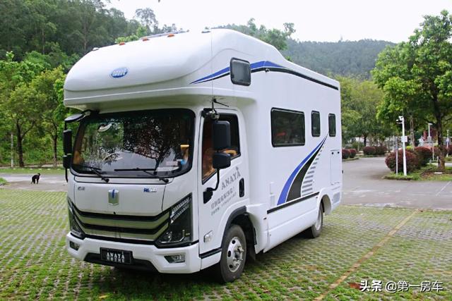 万字详解，诺亚方舟2020款新能源房车，两室一厅旅居生活不缺电！