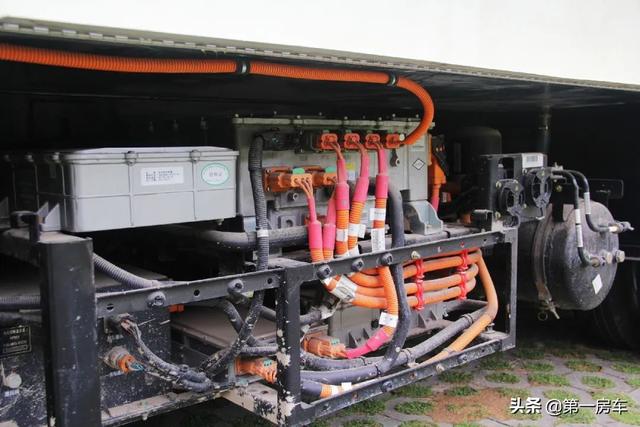 万字详解，诺亚方舟2020款新能源房车，两室一厅旅居生活不缺电！