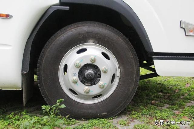 万字详解，诺亚方舟2020款新能源房车，两室一厅旅居生活不缺电！