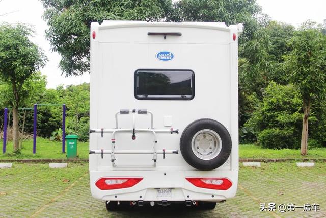 万字详解，诺亚方舟2020款新能源房车，两室一厅旅居生活不缺电！