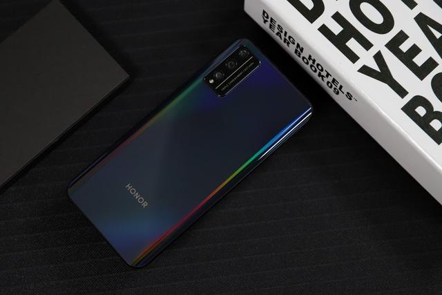 14nm中国芯来了！华为再次重拳出击，纯国产自主芯片终于面世