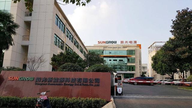 进击的华为！一不小心又成全球第一，同行慨叹华为就是“黑寡妇”