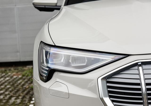 特斯拉MODEL X的新对手，四驱配独立悬架，顶配才82.86万