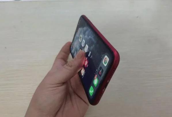 库克扛不住了！128GB+Face ID+18w快充，从6499元跌至3550元