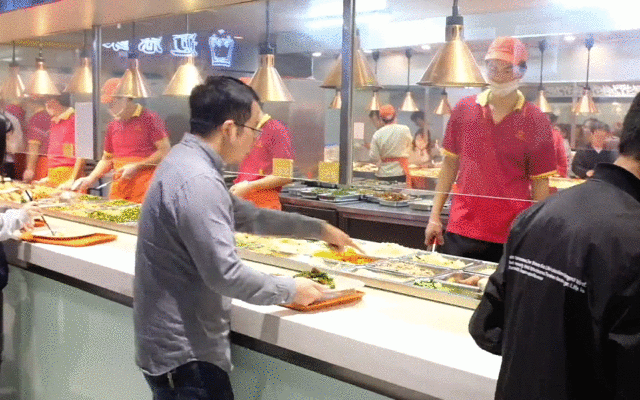 食堂江湖的顶级对决，每个公司都不差钱