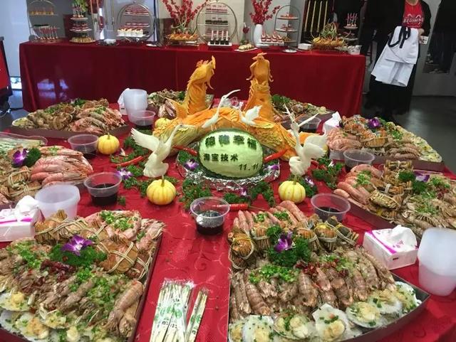 食堂江湖的顶级对决，每个公司都不差钱