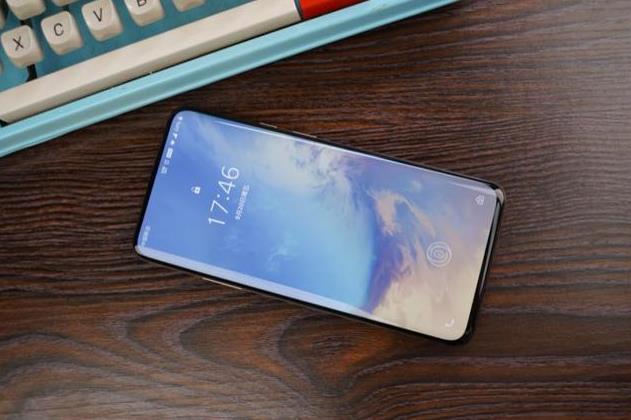 三星砍单超30%，苹果砍单25%，华为小米呢？