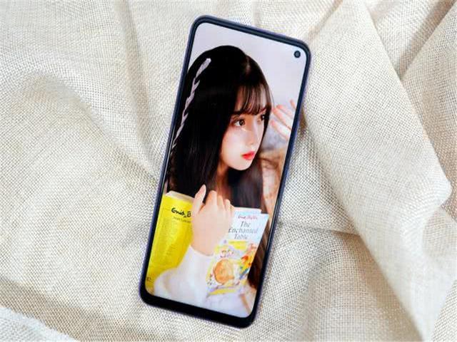 高颜值高性能，堪称最便宜的5G手机，学生党请进
