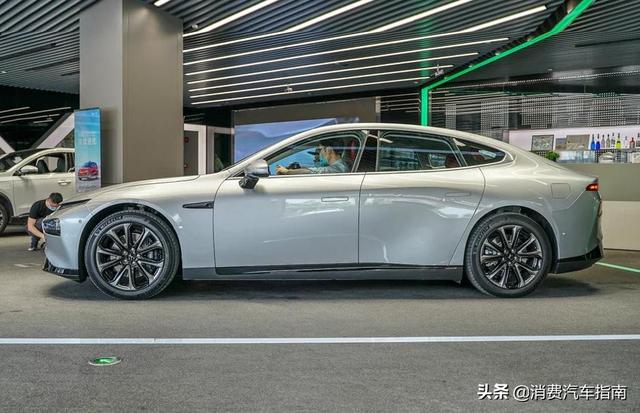 比亚迪压力大了！比唐漂亮，无框门+隐藏把手，未上市订单超1.5万