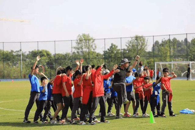 华为清华联合创办的“小清华”！这所学校一般的有钱人也进不去！