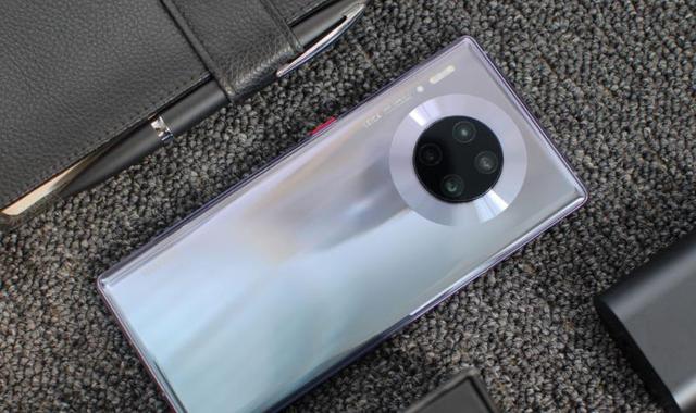 华为新专利曝光，年度旗舰有望使用，但被网友认为方向错了？