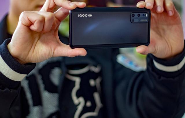 iQOO 3 体验：一专多能哪能样样精通